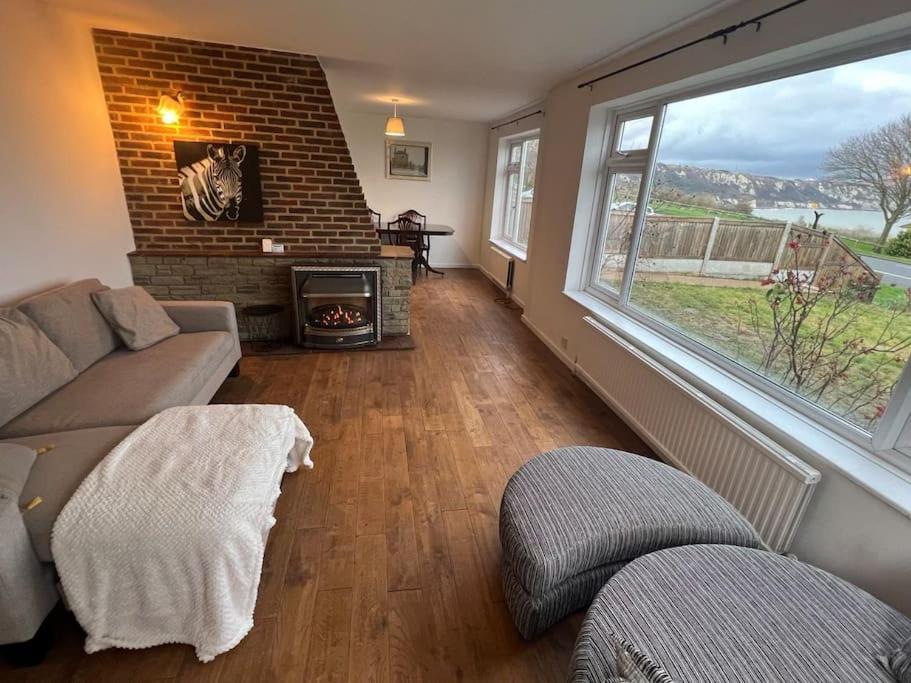 Romantic 4 Bedroom Seafront Nature * Folkestone