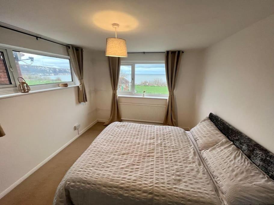 Romantic 4 Bedroom Seafront Nature * Folkestone